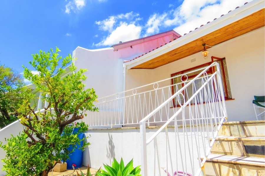 To Let 3 Bedroom Property for Rent in Woodstock Western Cape
